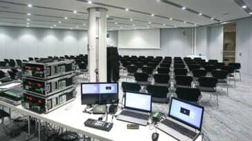 Raum 01 in Reihenbestuhlung