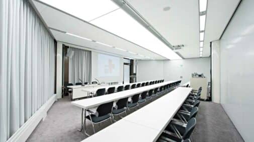 Raum 7a mit parlamentarischer Bestuhlung