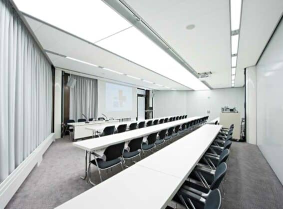 Raum 7a mit parlamentarischer Bestuhlung