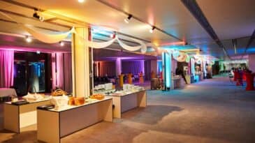 Foyer CCD Süd mit Party Dekoration