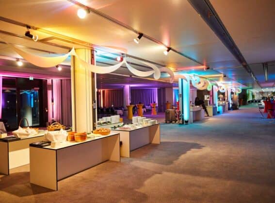 Foyer CCD Süd mit Party Dekoration