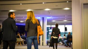 Aktionsfläche Süd mit Workshop und Besuchern