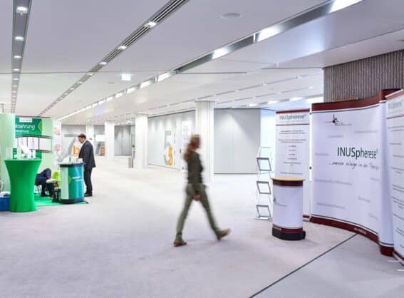 Foyer OG im CCD Süd mit Ausstellung