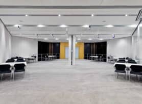 Aktionsfläche Süd mit Block Bestuhlung