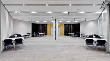 Aktionsfläche Süd mit Block Bestuhlung