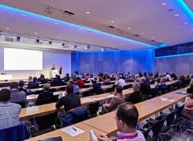 Raum 2 im CCD Süd mit Publikum