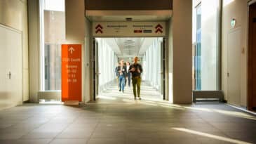 Foyer Halle 1 mit Übergang zum CCD