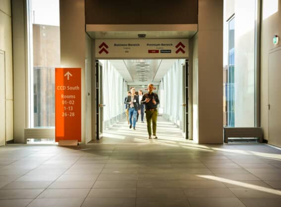 Foyer Halle 1 mit Übergang zum CCD