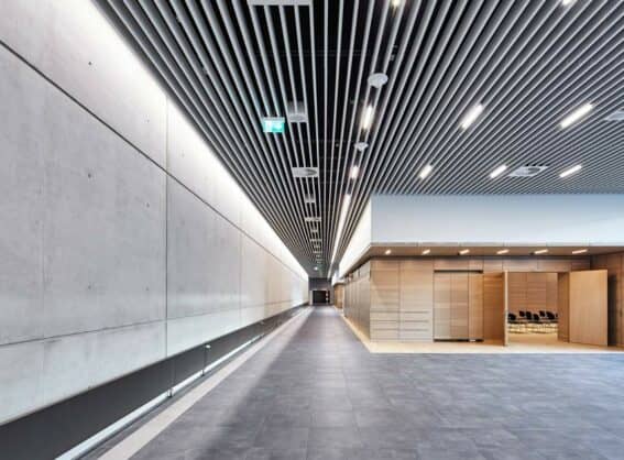 Foyer Halle 1 Obergeschoss mit Blick auf Raum 17